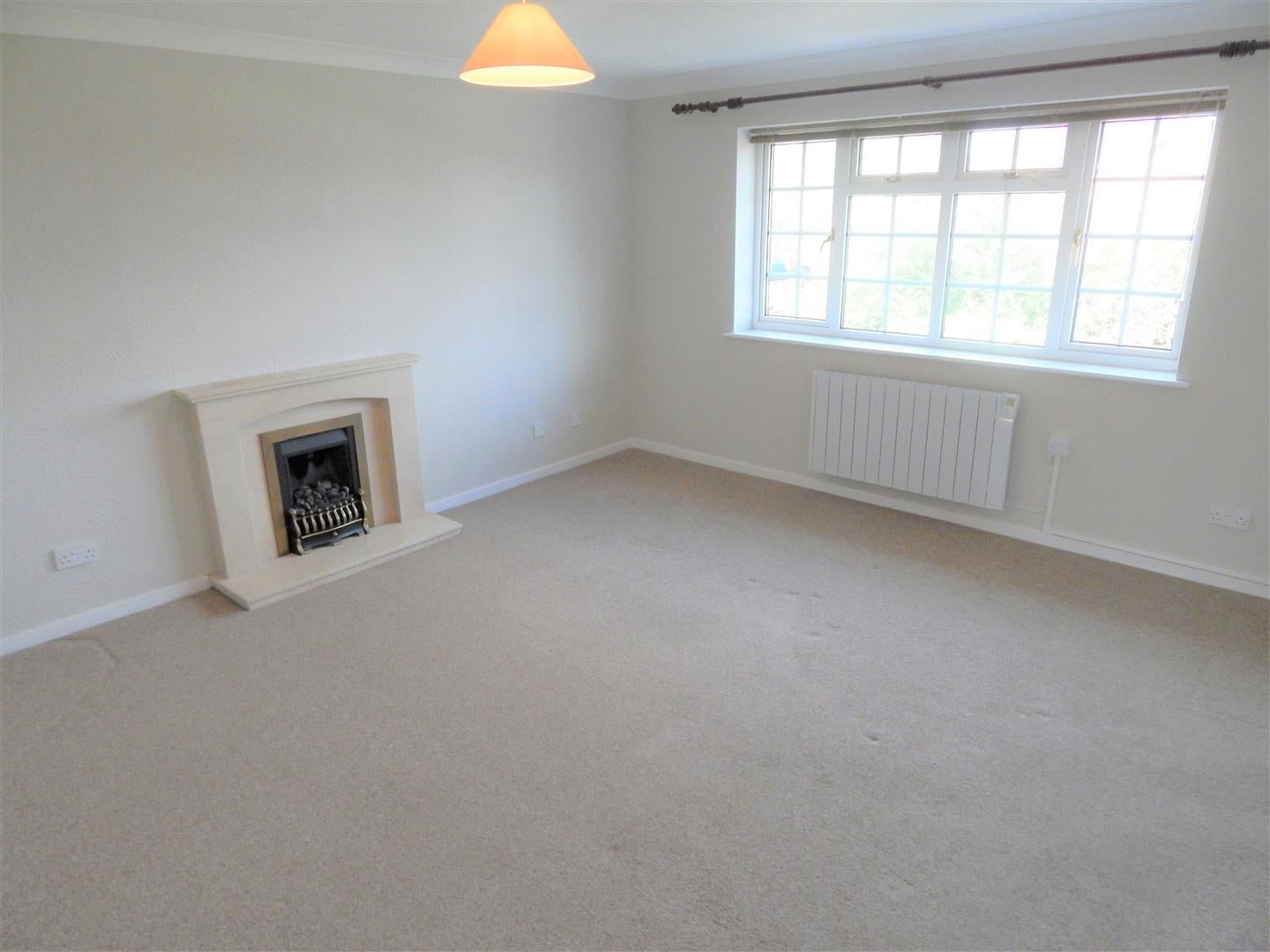 Flat Perryfields Close in Redditch