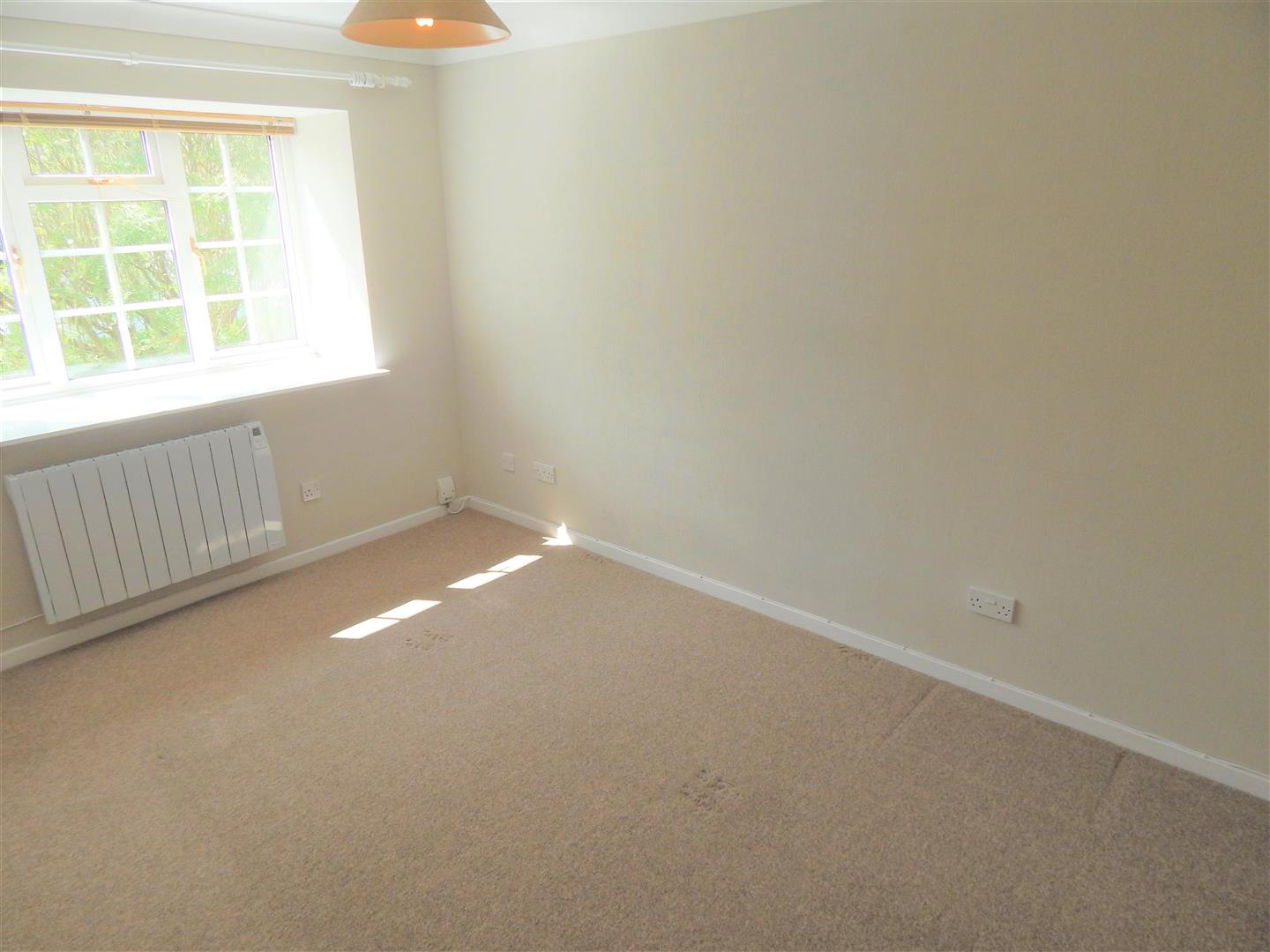 Flat Perryfields Close in Redditch