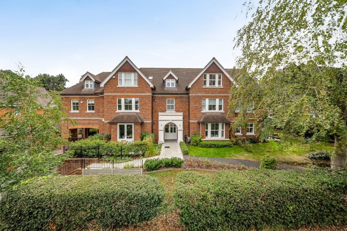 Flat Blanford Road in Reigate and Banstead