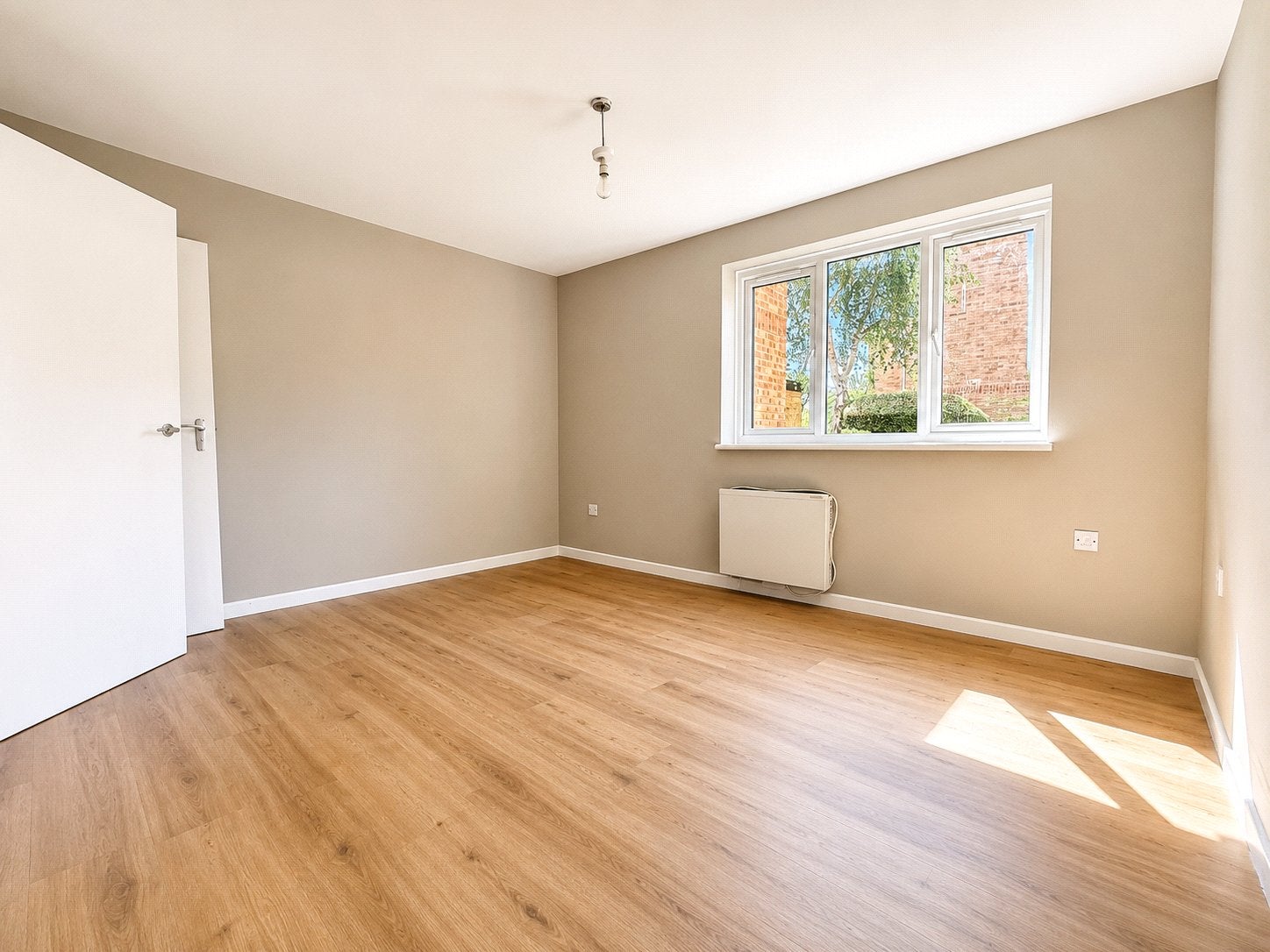Flat Newcombe Rise in London