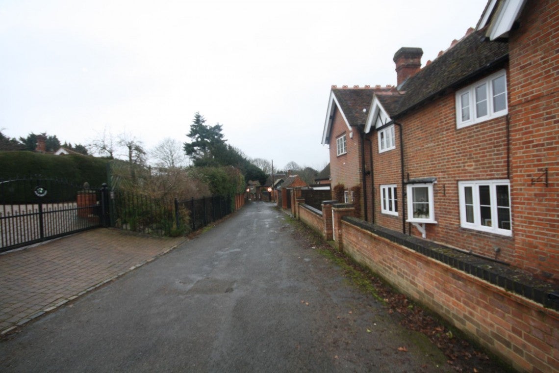 House Blackpond Lane in Slough