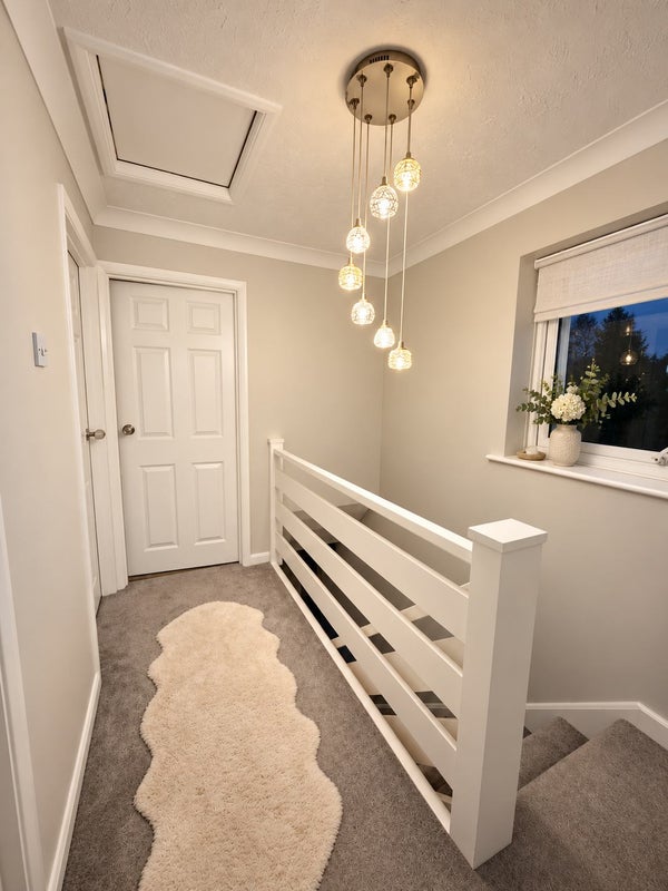 Room Comet Way in Christchurch