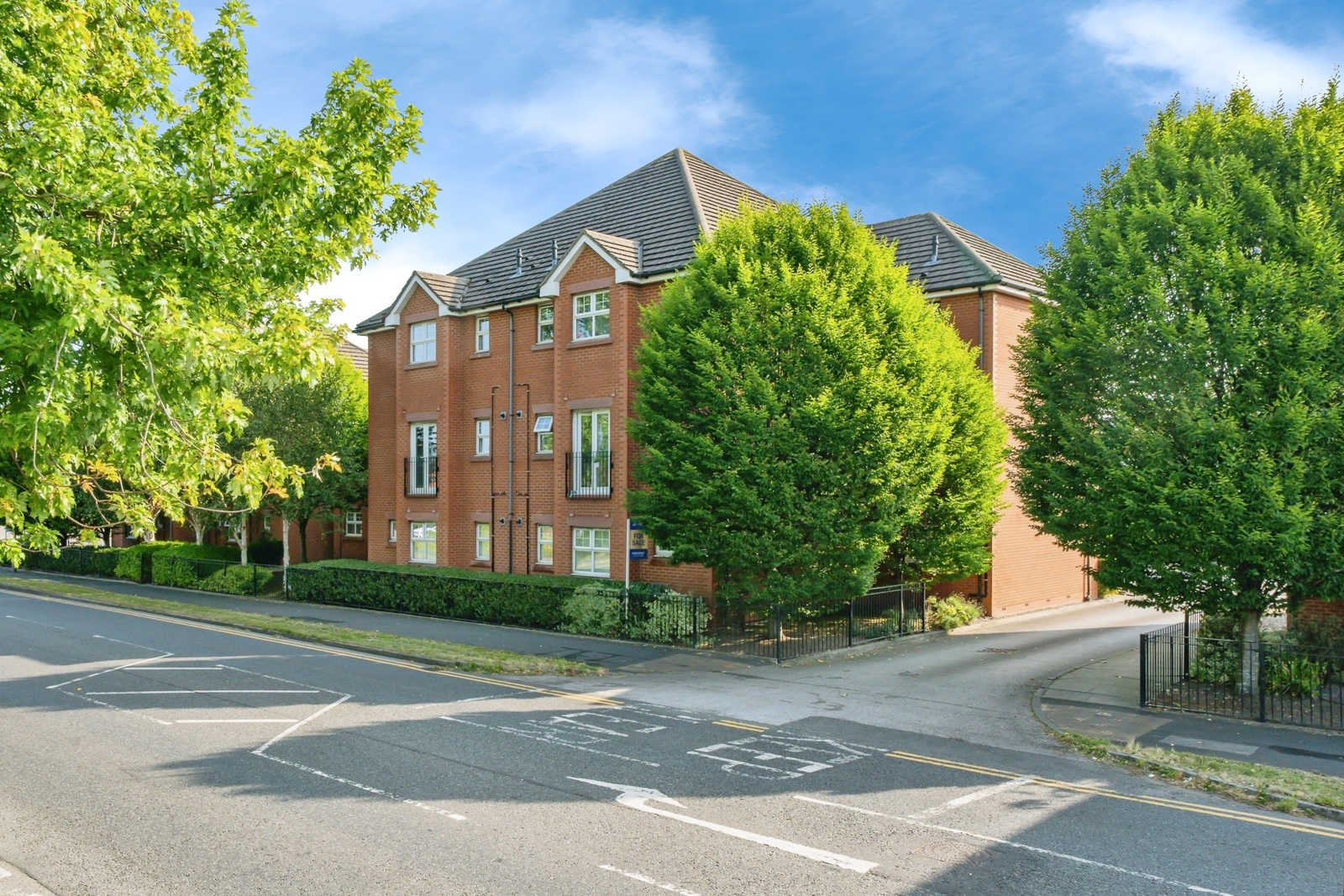 Flat Kingsway South in Warrington