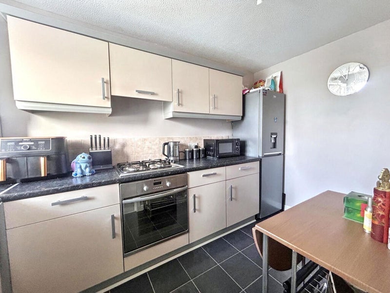 Room Rayburn Court in Newsham