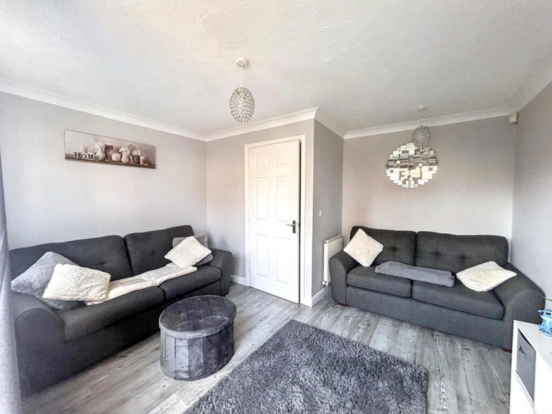 Room Rayburn Court in Newsham