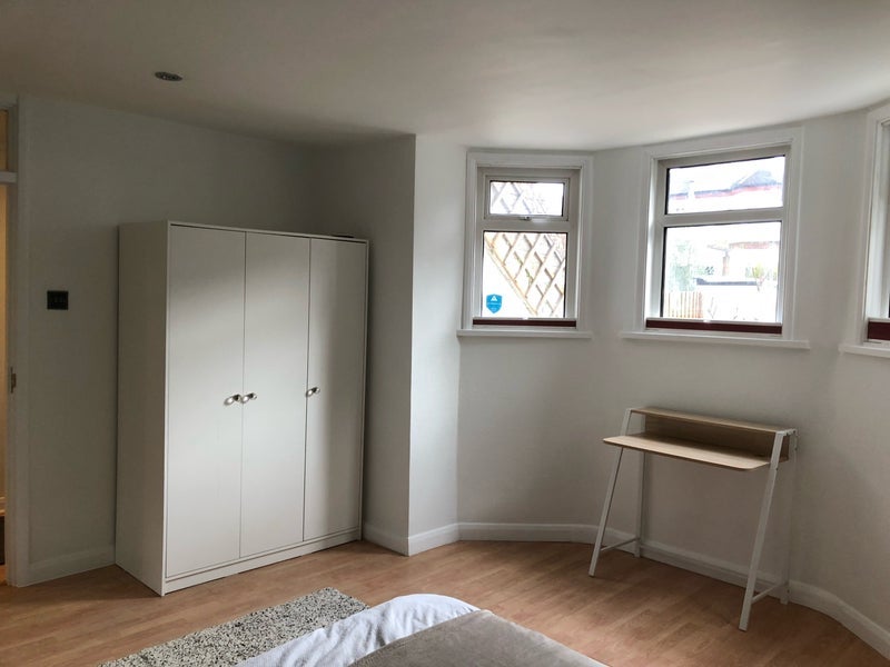 Flat Pepys Road in Greater London