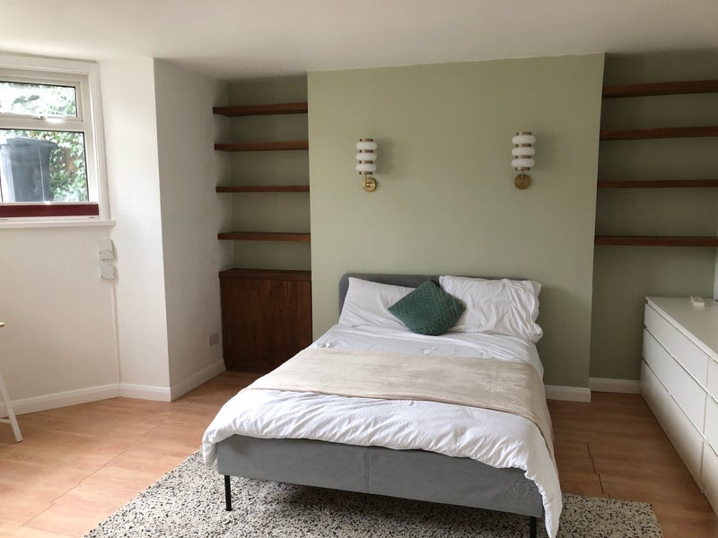 Flat Pepys Road in Greater London