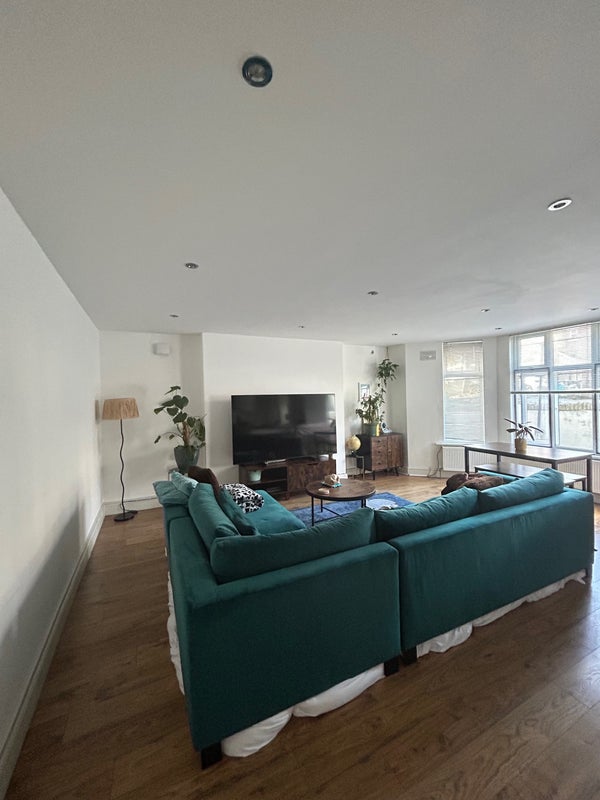 Room Oliver Grove in Greater London