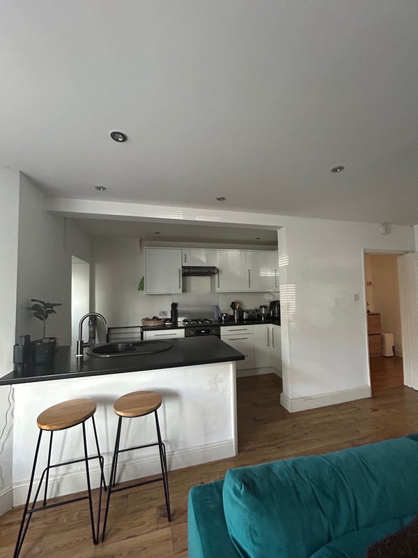 Room Oliver Grove in Greater London