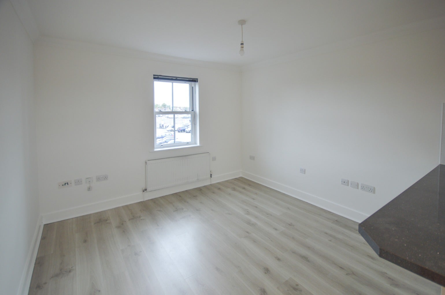 Flat Silkweaver Heights in Brentwood