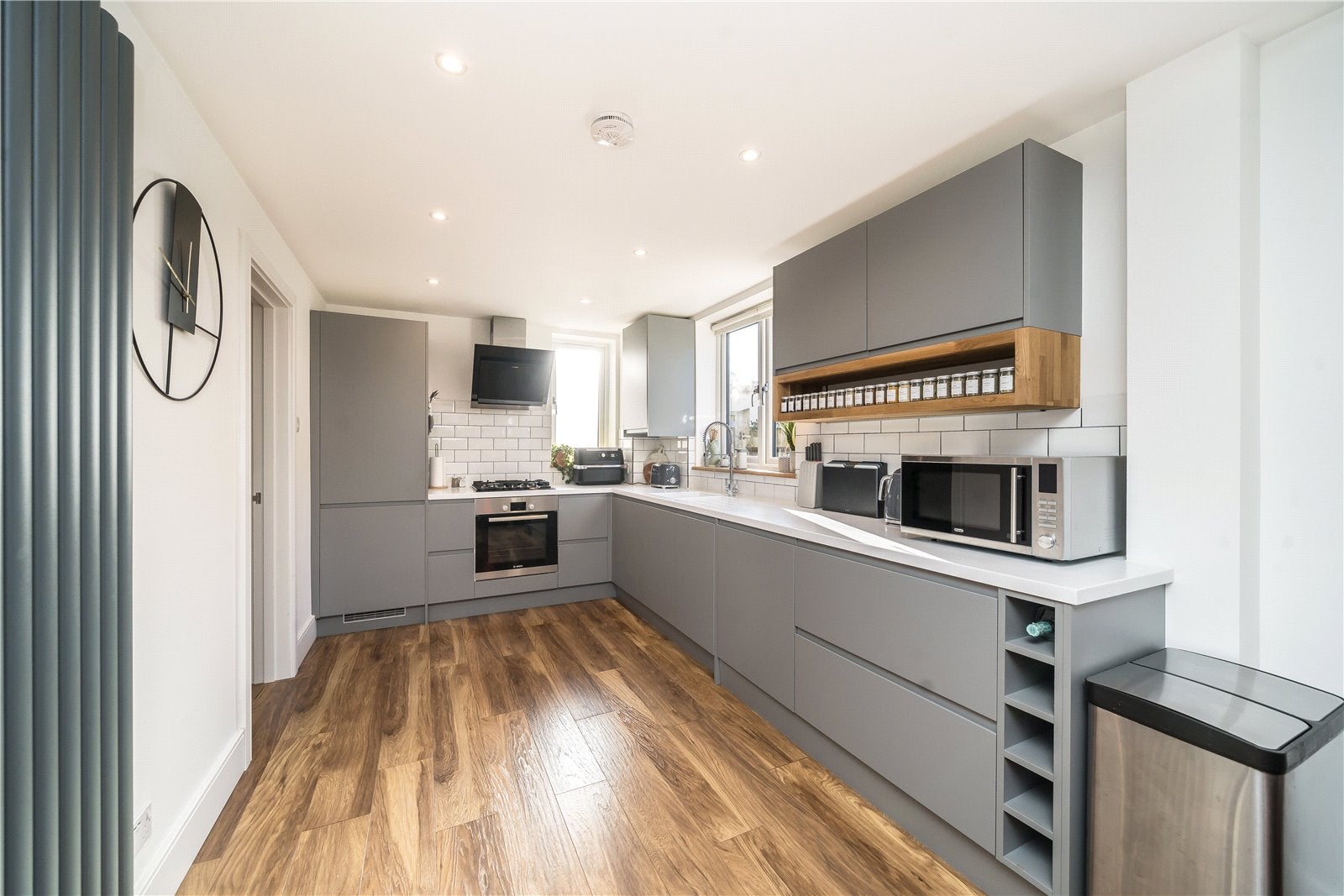Flat Nightingale Lane in Greater London