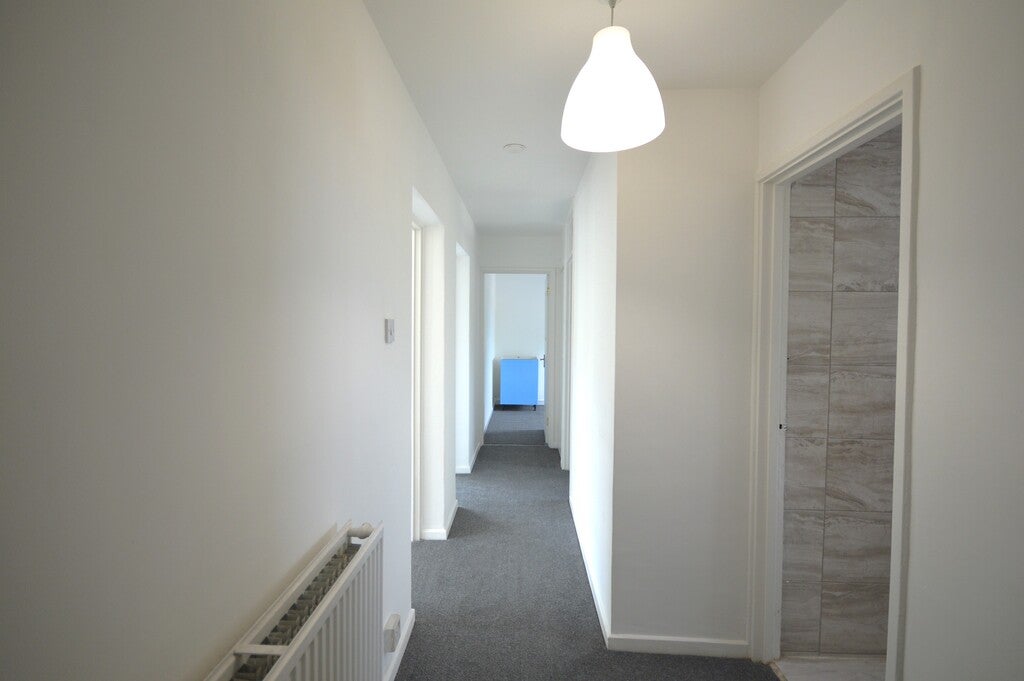 Flat Kingsbury Road in Greater London