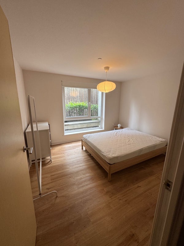 Room Shacklewell Lane in Greater London