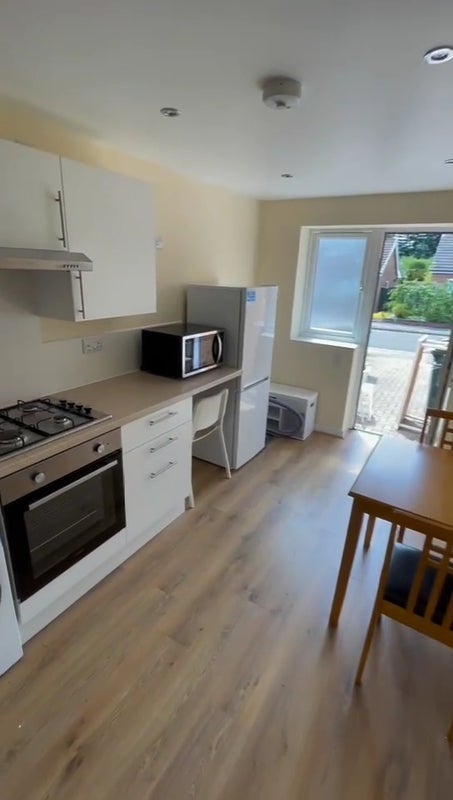 Flat Evesham Walk in Coventry