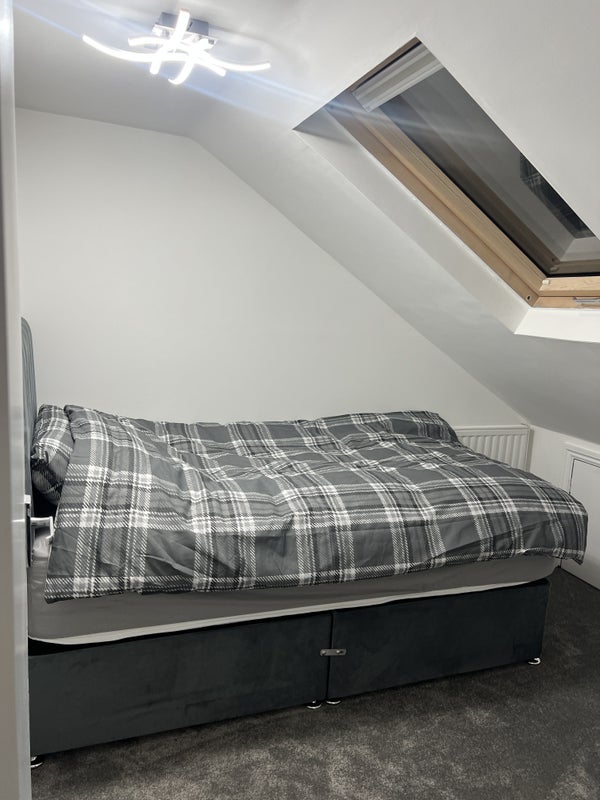 Room Springfield Road in Greater London
