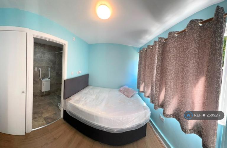 Room Congreve in Milton Keynes