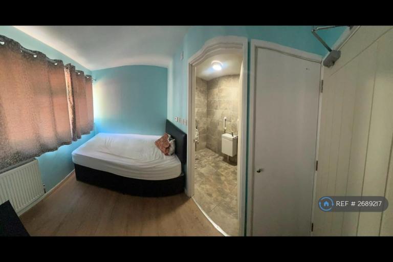 Room Congreve in Milton Keynes