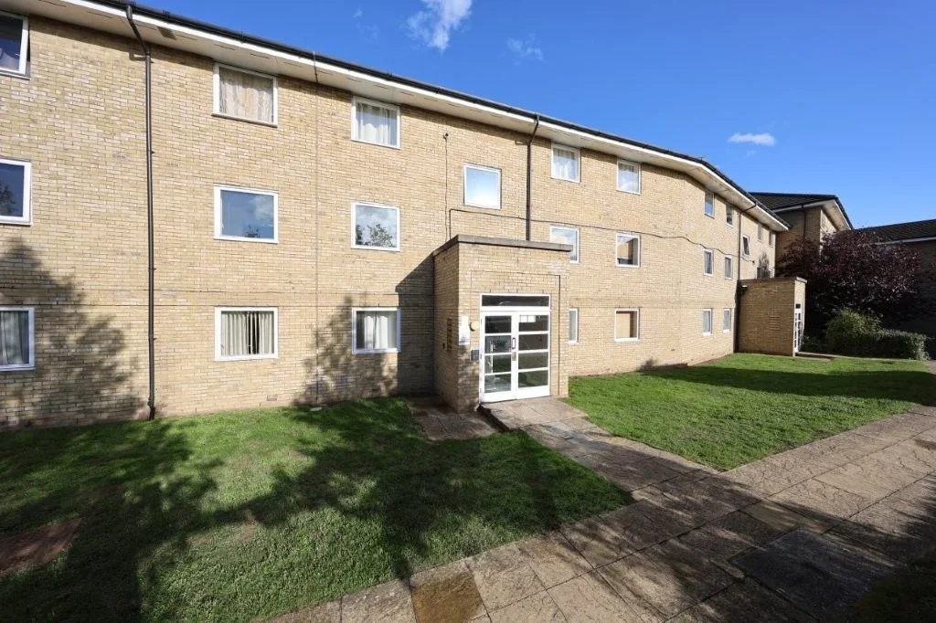 Flat Hogg Lane in Grays