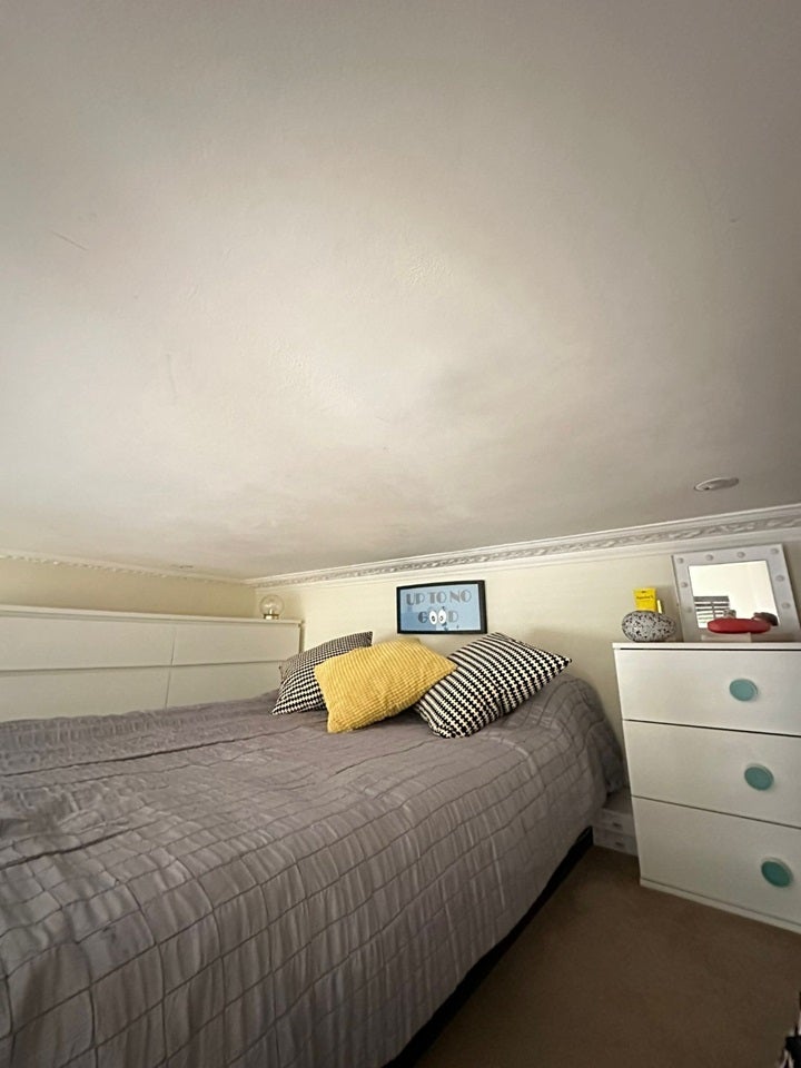Flat Streathbourne Road in Greater London