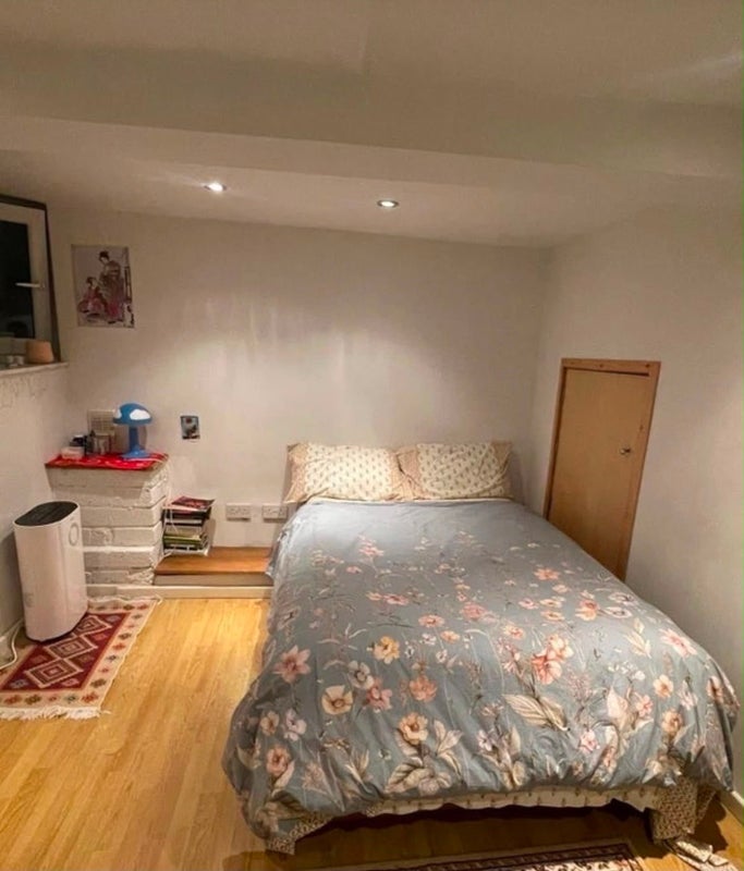 Room Amhurst Road in Greater London