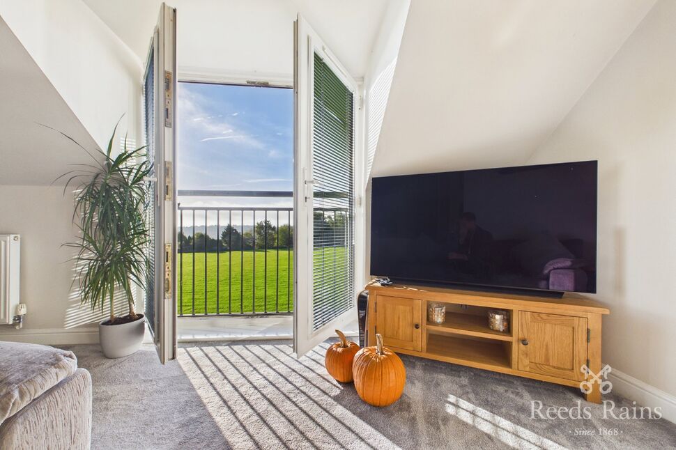 Flat Stannington View Road in Sheffield
