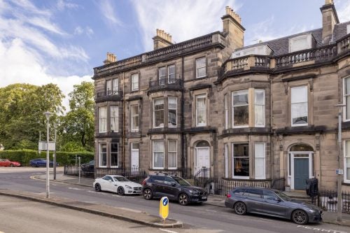 Flat Coates Gardens in City of Edinburgh