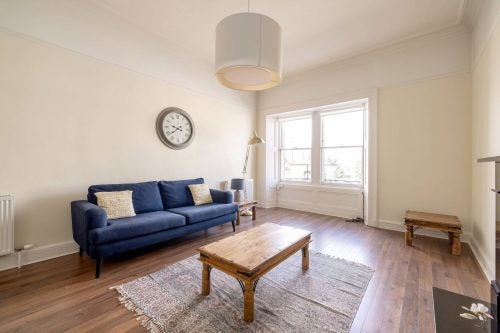 Flat Coates Gardens in City of Edinburgh