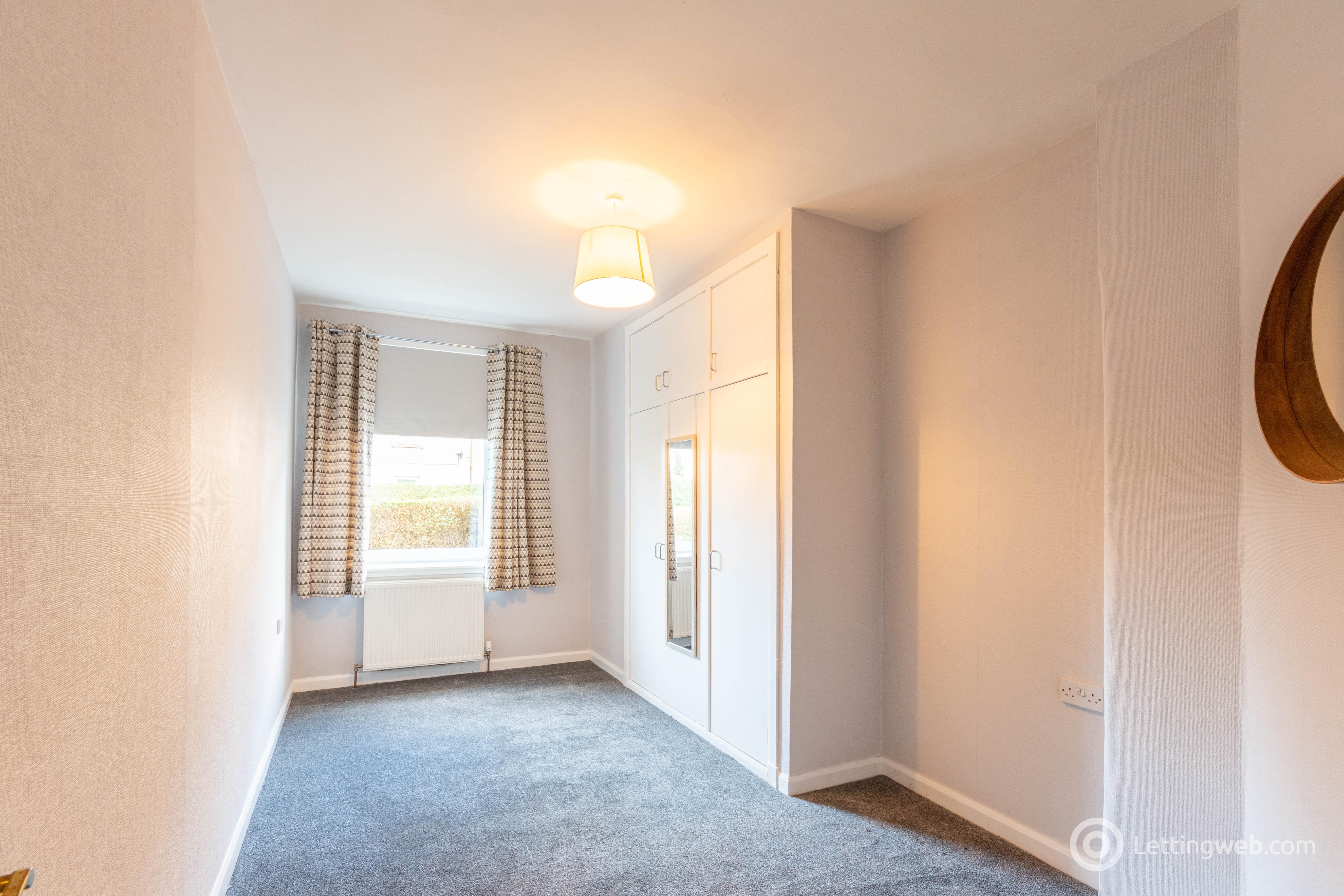 Flat Loaning Crescent in Edinburgh