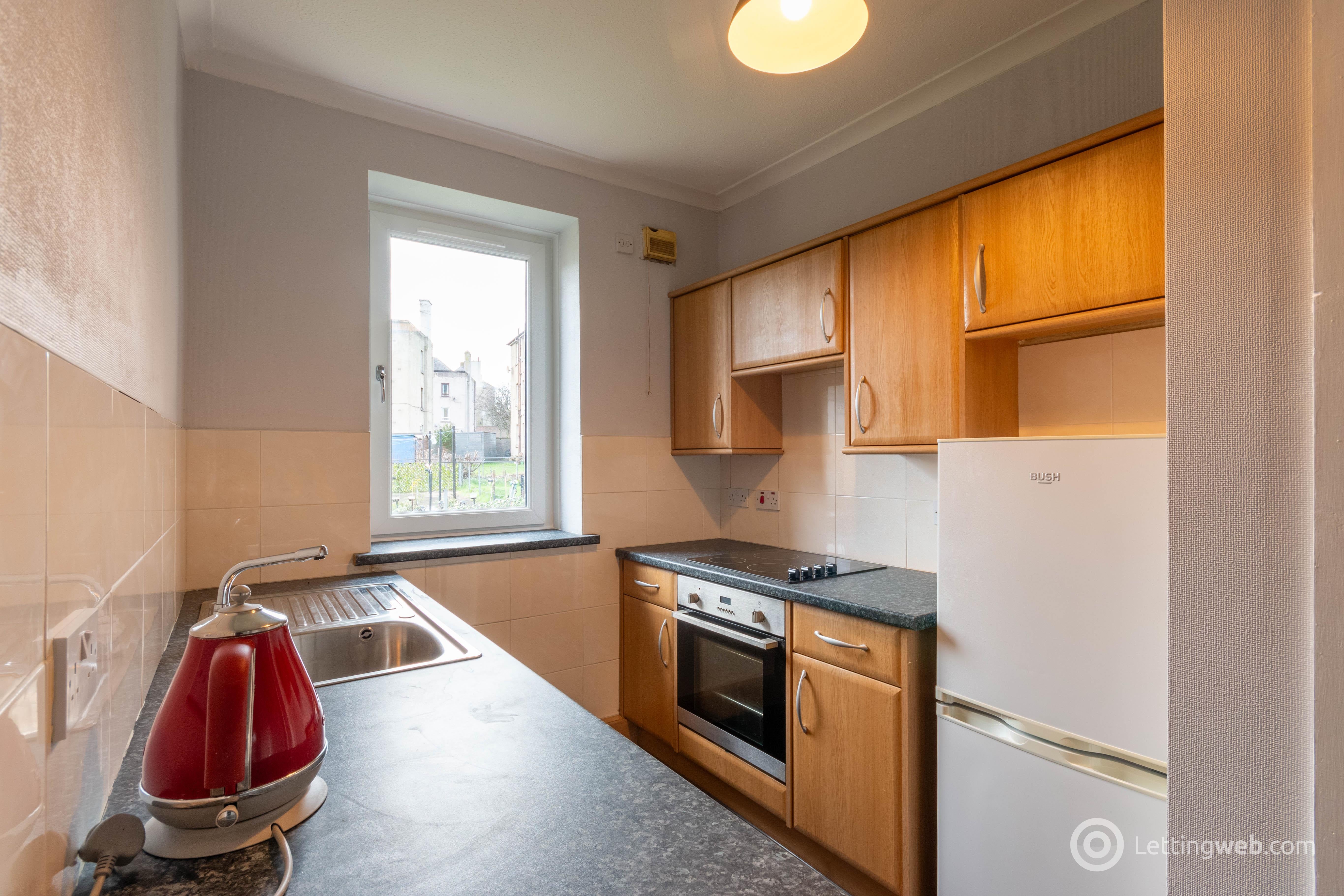Flat Loaning Crescent in Edinburgh