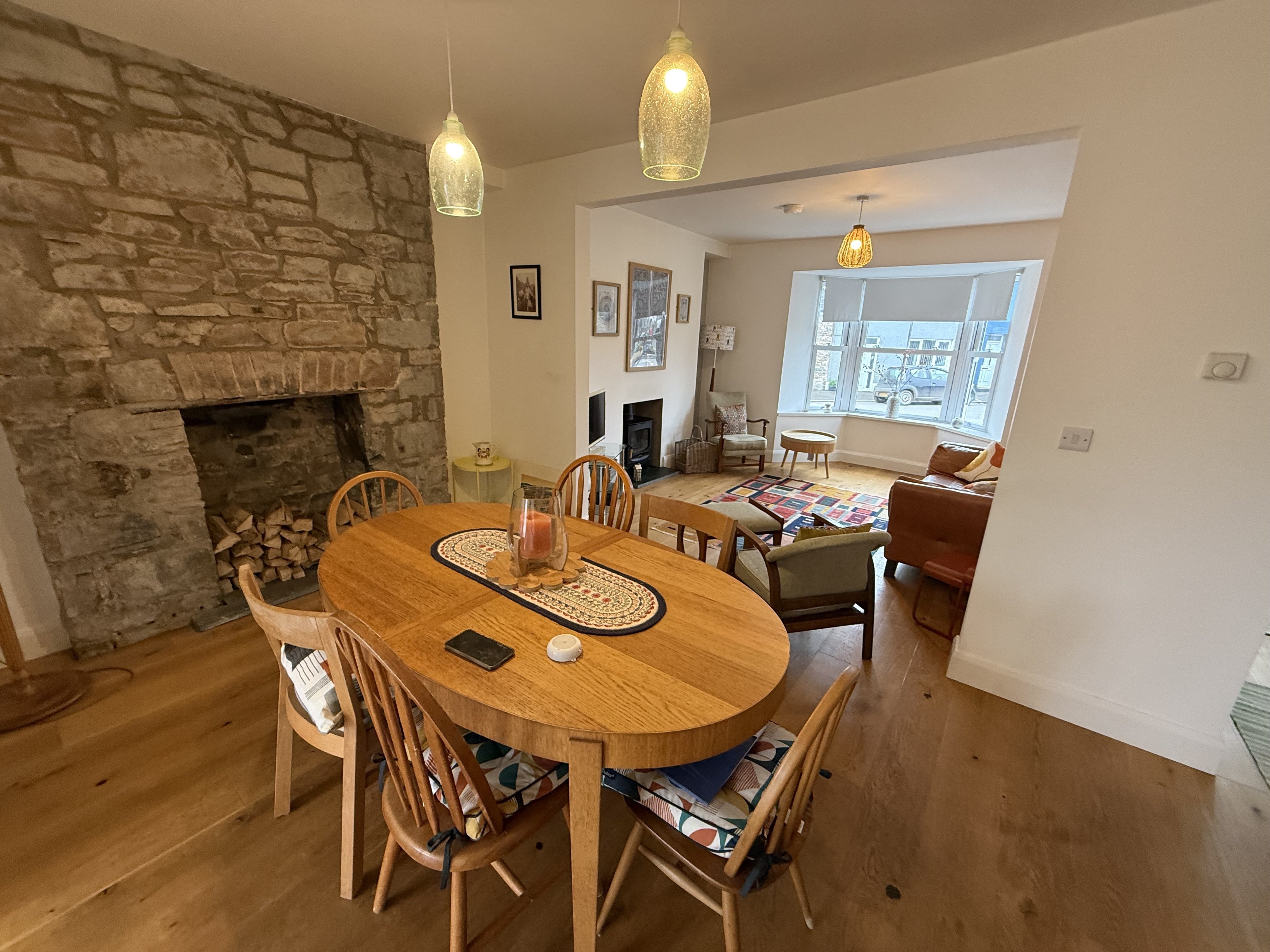 House Maes-yr-Eglwys in Llansaint
