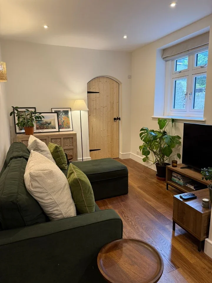 Flat Ongar Road in Greater London