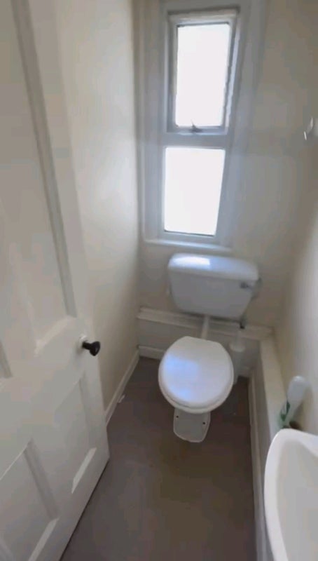 Room Mackintosh Place in Cardiff