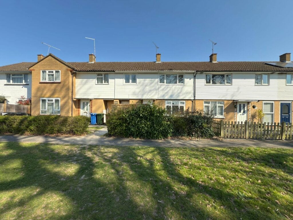 House Priestwood Avenue in Bracknell