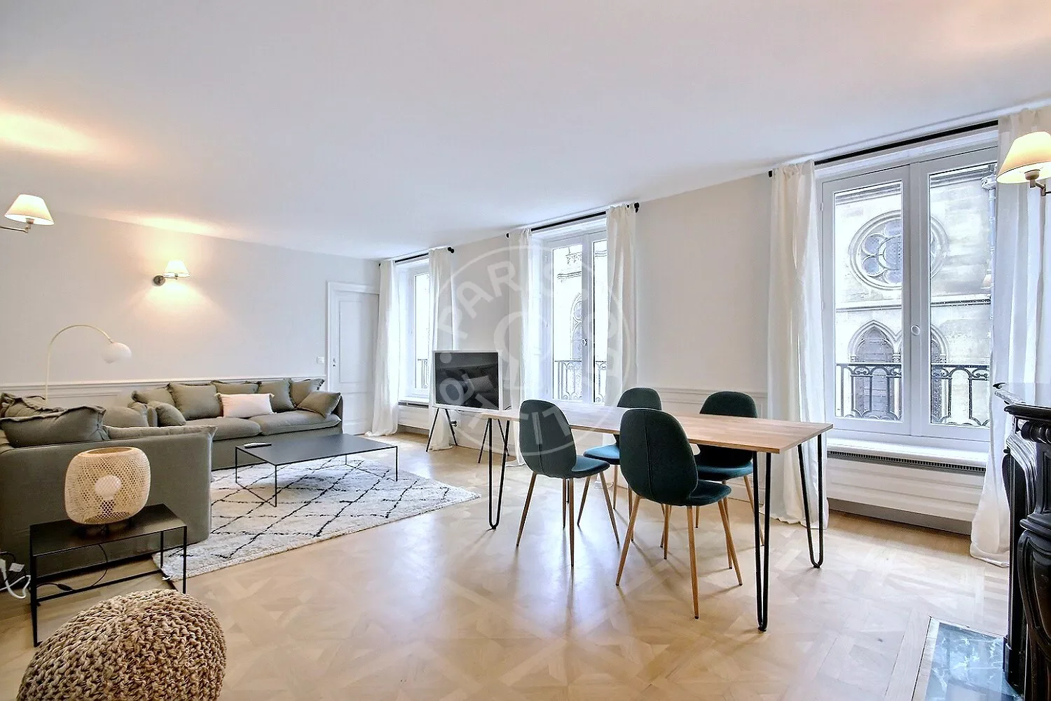 Appartement Rue Casimir Périer à Paris