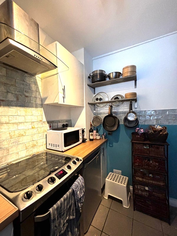 Room Millfields Road in Greater London