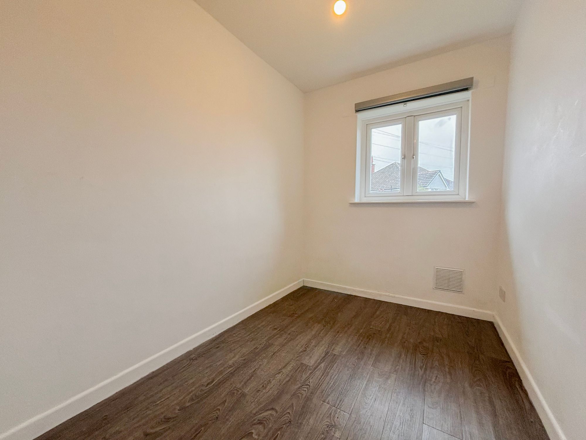 Flat Derwent Close in Coventry