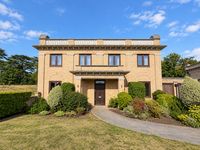 House Mansion House Drive in Greater London
