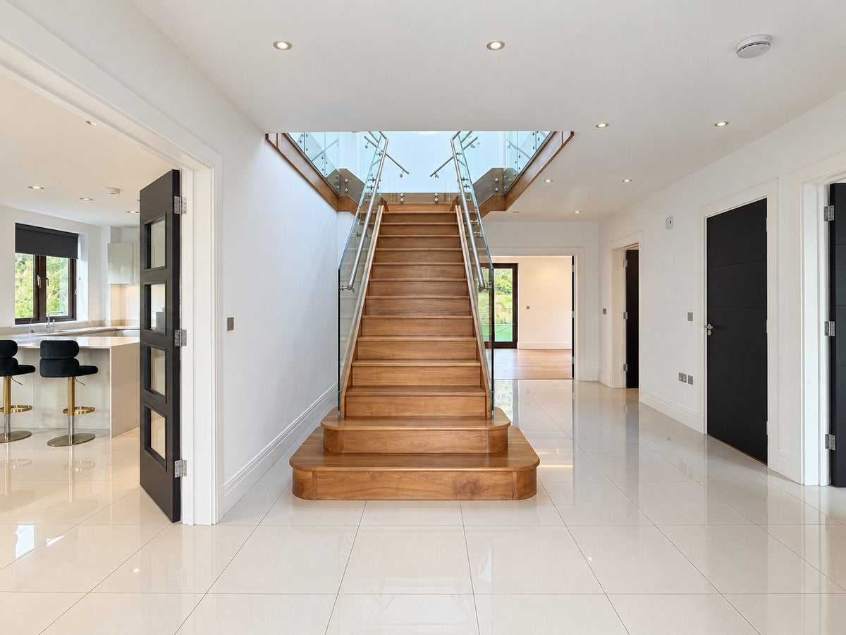 House Mansion House Drive in Greater London