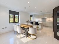 House Mansion House Drive in Greater London