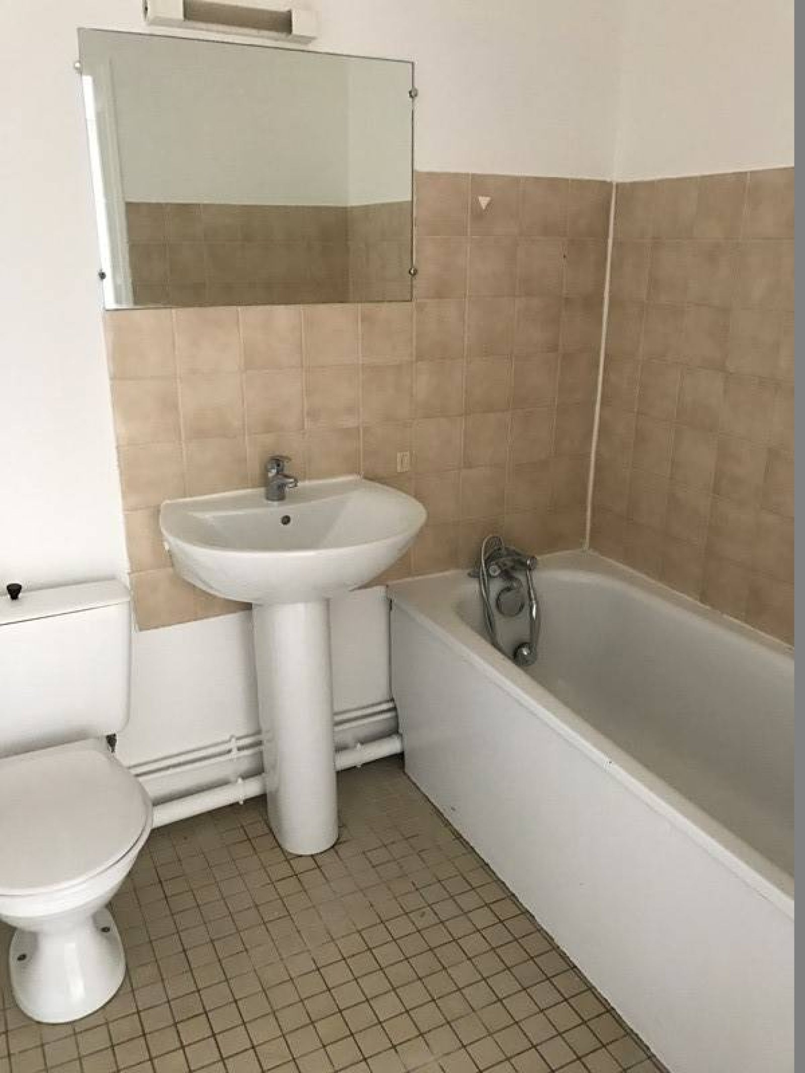 Flat Rue Saint-Jean in Gournay-en-Bray