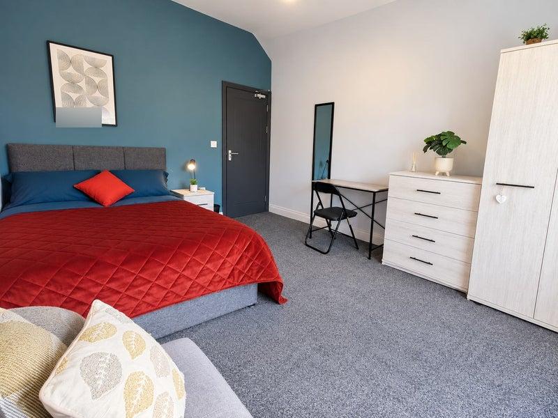 Room Short Street in Briton Ferry