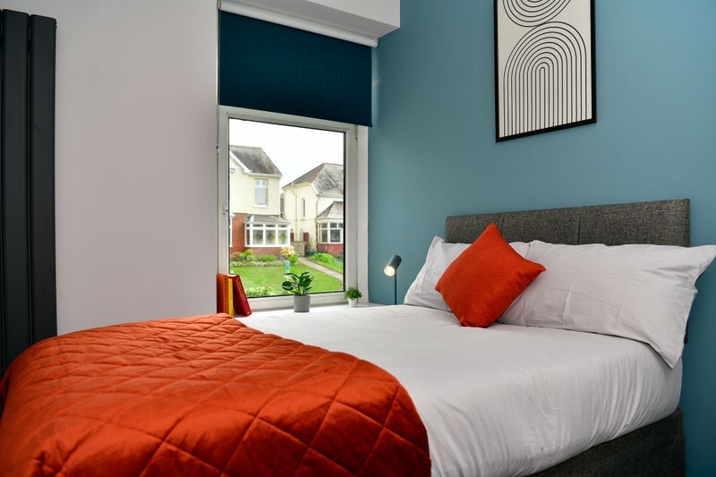Room Short Street in Briton Ferry
