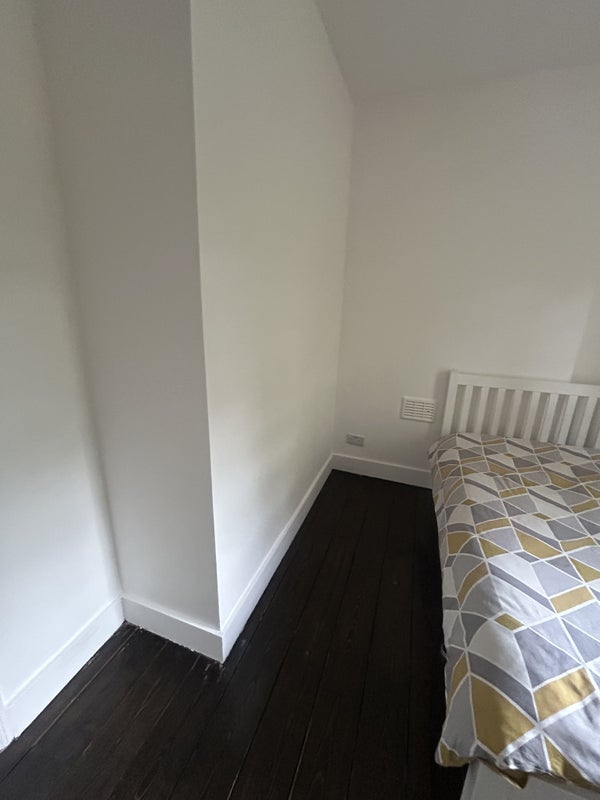 Room Thicket Road in Greater London