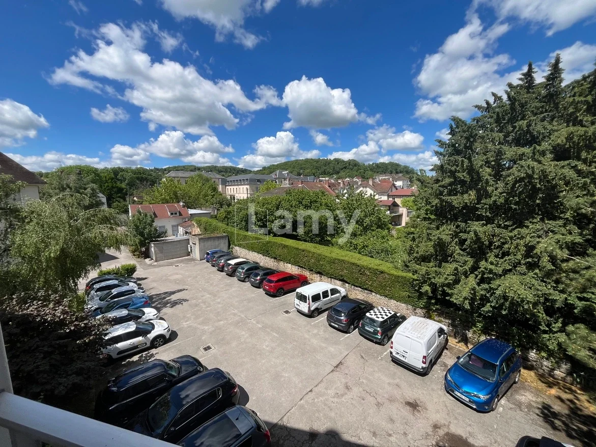 Flat Rue Richebourg in Lons-le-Saunier