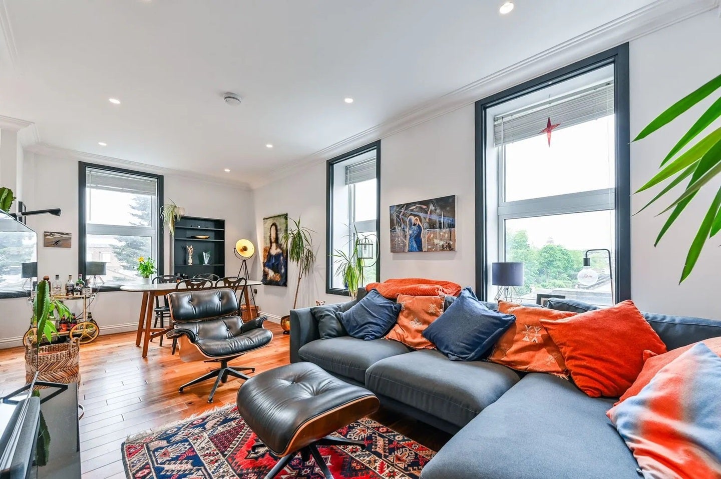 Flat Mercers Road in Greater London