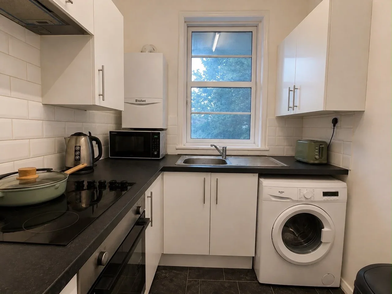 Room Kinglake Street in Greater London
