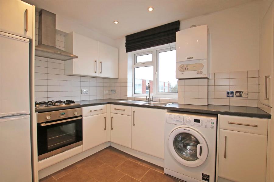 Flat Brantwood Drive in Woking