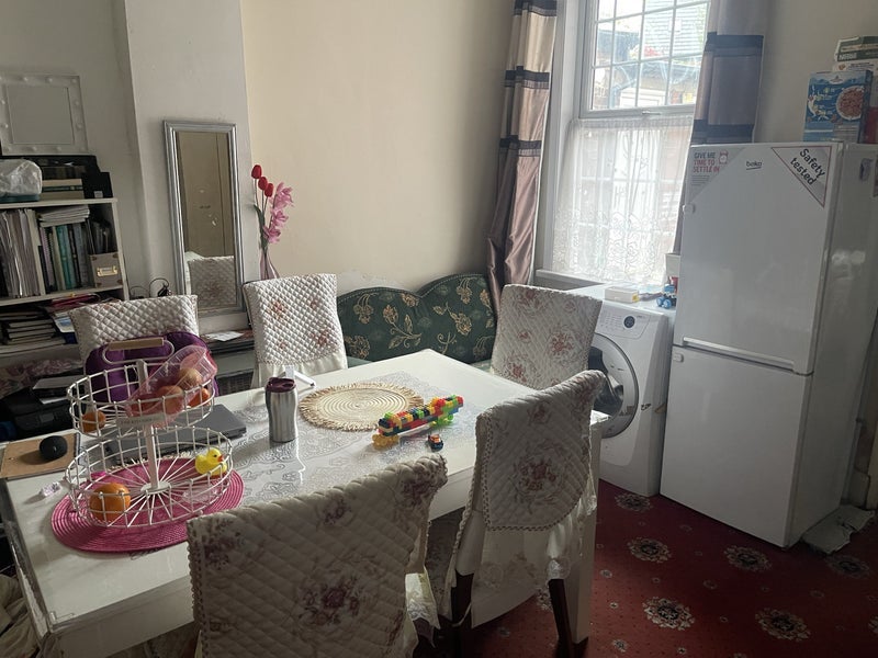 Room Ribston Road in Sheffield