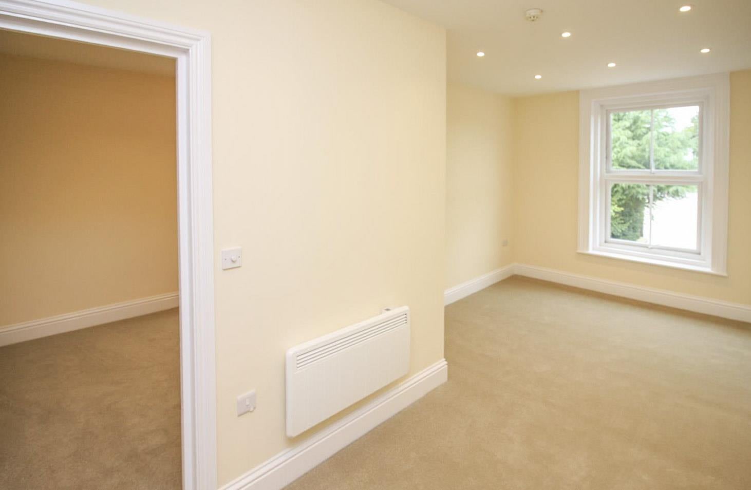 Flat Charnwood Road in Salisbury