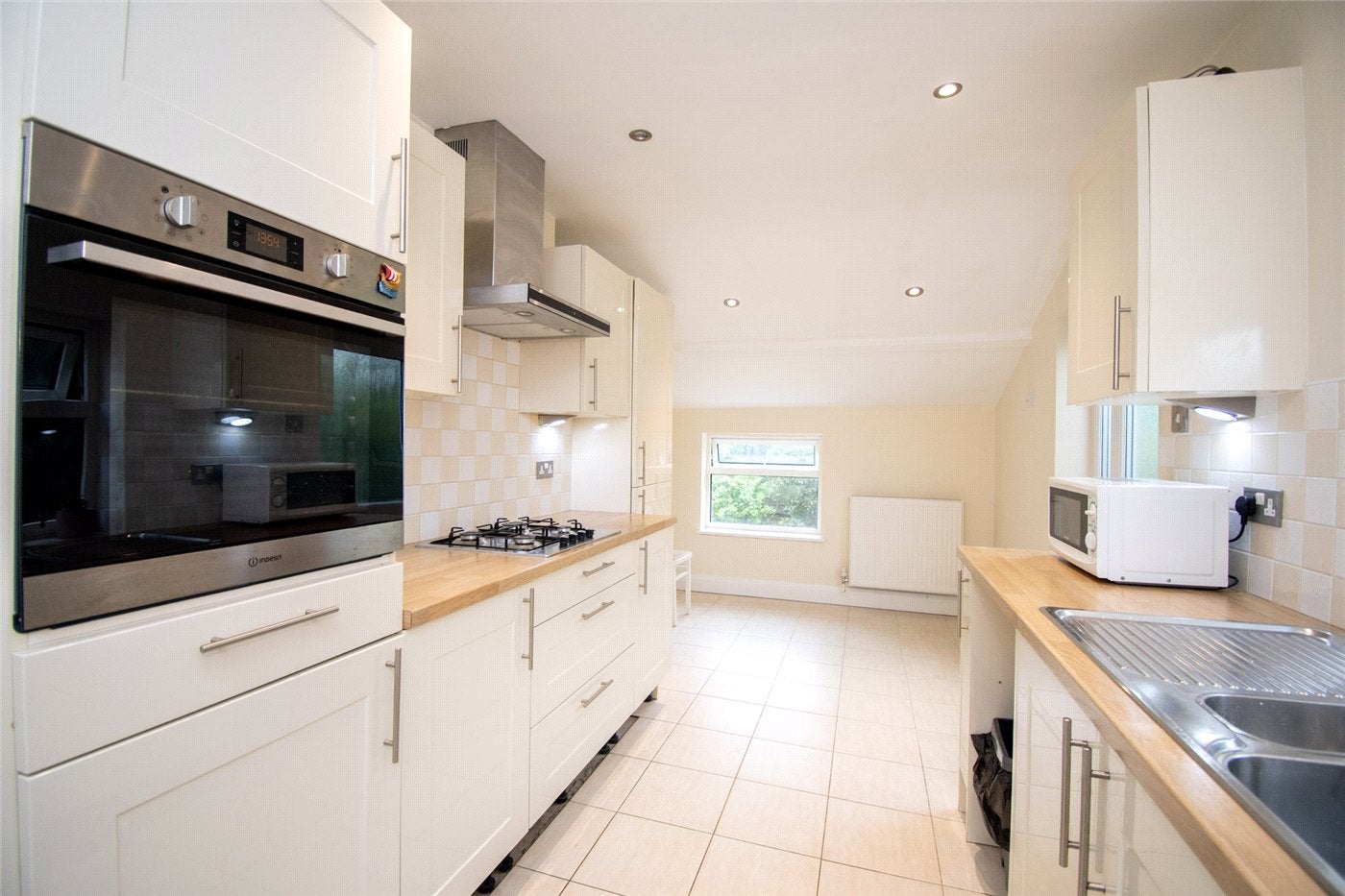 House St Georges Grove in Moreton